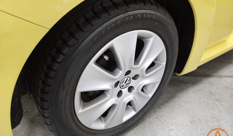 VOLKSWAGEN – NEW BEETLE – 2.0 ADVANCE – 2009 lleno