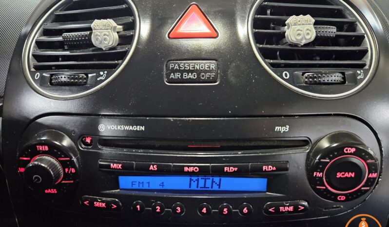 VOLKSWAGEN – NEW BEETLE – 2.0 ADVANCE – 2009 lleno