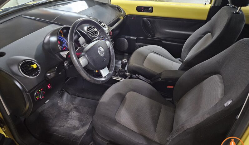VOLKSWAGEN – NEW BEETLE – 2.0 ADVANCE – 2009 lleno