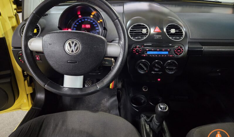 VOLKSWAGEN – NEW BEETLE – 2.0 ADVANCE – 2009 lleno