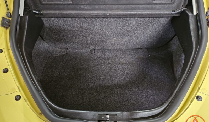 VOLKSWAGEN – NEW BEETLE – 2.0 ADVANCE – 2009 lleno